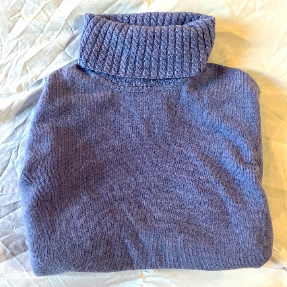 Griffen Cashmere Periwinkle Purple Turtleneck Long Sleeve Sweater Ribbed Cuffs